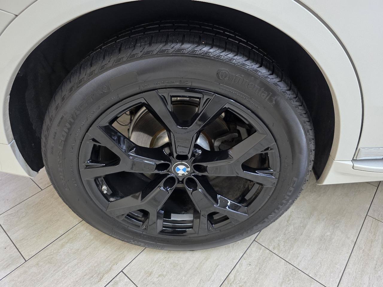 Used 2020 BMW X7 xDrive40i w/ Premium Package AWD/4WD image 43