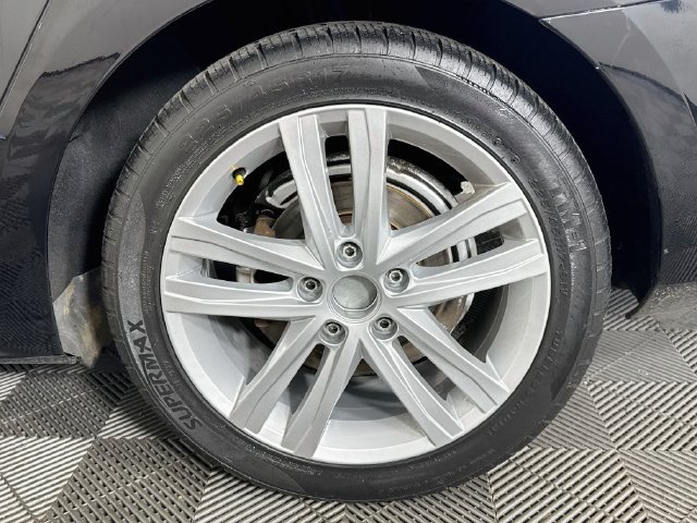 Used 2017 Volkswagen Jetta SEL FWD image 38