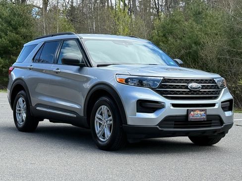 Used 2022 Ford Explorer XLT AWD/4WD image 5