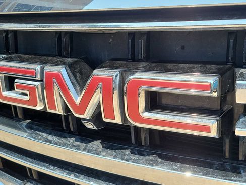 Used 2023 GMC Yukon XL SLT w/ SLT Premium Package RWD image 32