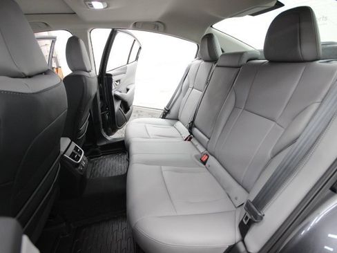 Used 2025 Subaru Legacy Limited image 34