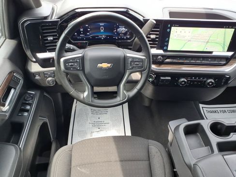 Used 2025 Chevrolet Silverado 1500 LT AWD/4WD image 6