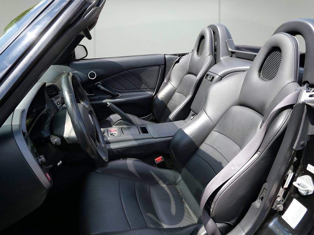 Used 2003 Honda S2000 image 11