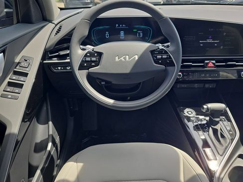 New 2026 Kia Niro EX FWD image 14