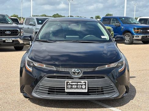 Used 2023 Toyota Corolla LE FWD image 3