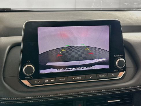 Used 2024 Nissan Rogue SV FWD image 22