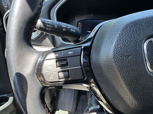 Used 2025 Honda Pilot Black Edition image 32