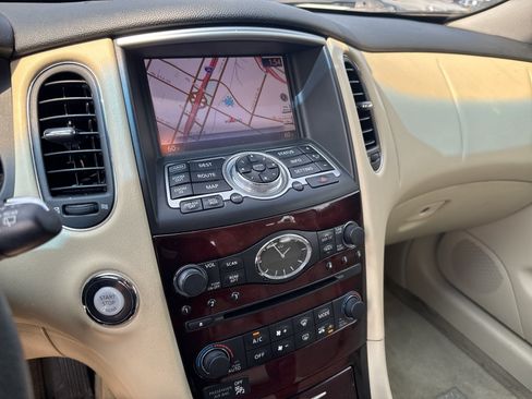 Used 2017 INFINITI QX50 AWD w/ Premium Plus Package image 17