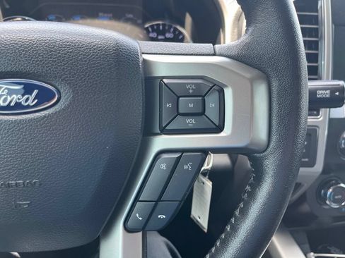 Used 2020 Ford F250 Lariat w/ Lariat Value Package AWD/4WD image 17