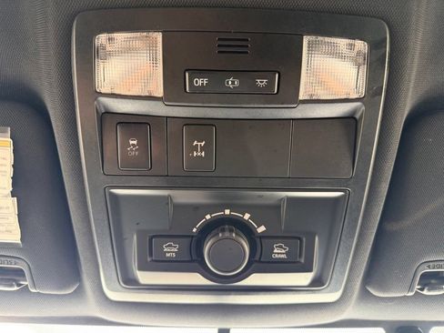 Used 2017 Toyota Tacoma TRD Off-Road w/ Tow Package (A/T) AWD/4WD image 23