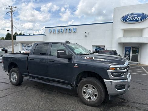 Used 2026 RAM 2500 Tradesman AWD/4WD image 2