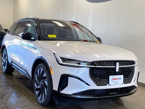 New 2026 Lincoln Nautilus Reserve image 10