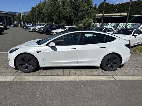 Used 2023 Tesla Model 3 Standard Range RWD image 9
