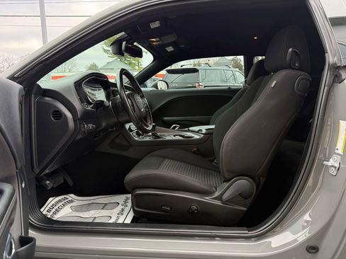 Used 2023 Dodge Challenger SXT image 32