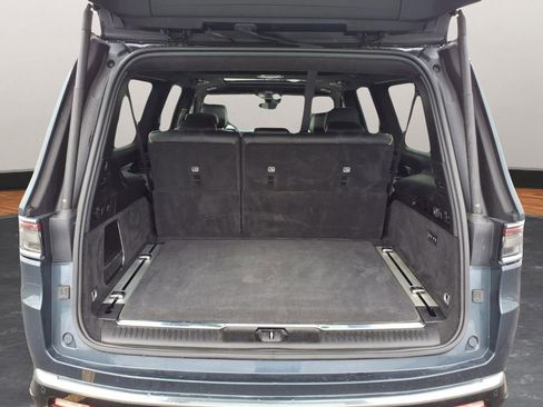 Used 2024 Jeep Grand Wagoneer L Series III image 29