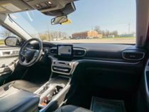 Used 2022 Ford Explorer XLT w/ Equipment Group 202A image 27