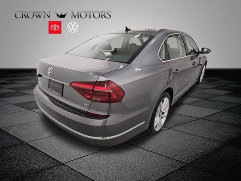 Used 2017 Volkswagen Passat 1.8T SEL Premium image 6