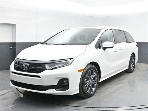 New 2026 Honda Odyssey Touring image 5