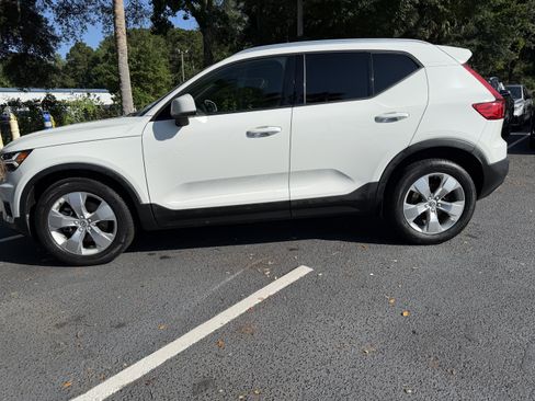 Used 2020 Volvo XC40 T5 Momentum AWD/4WD image 7
