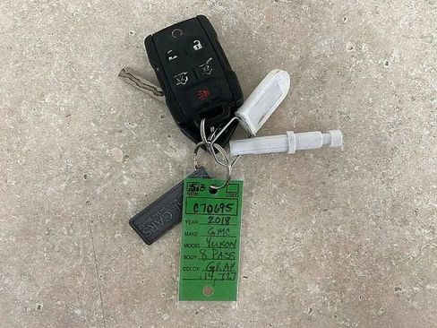 Used 2018 GMC Yukon SLE w/ SLE Value Package RWD image 24