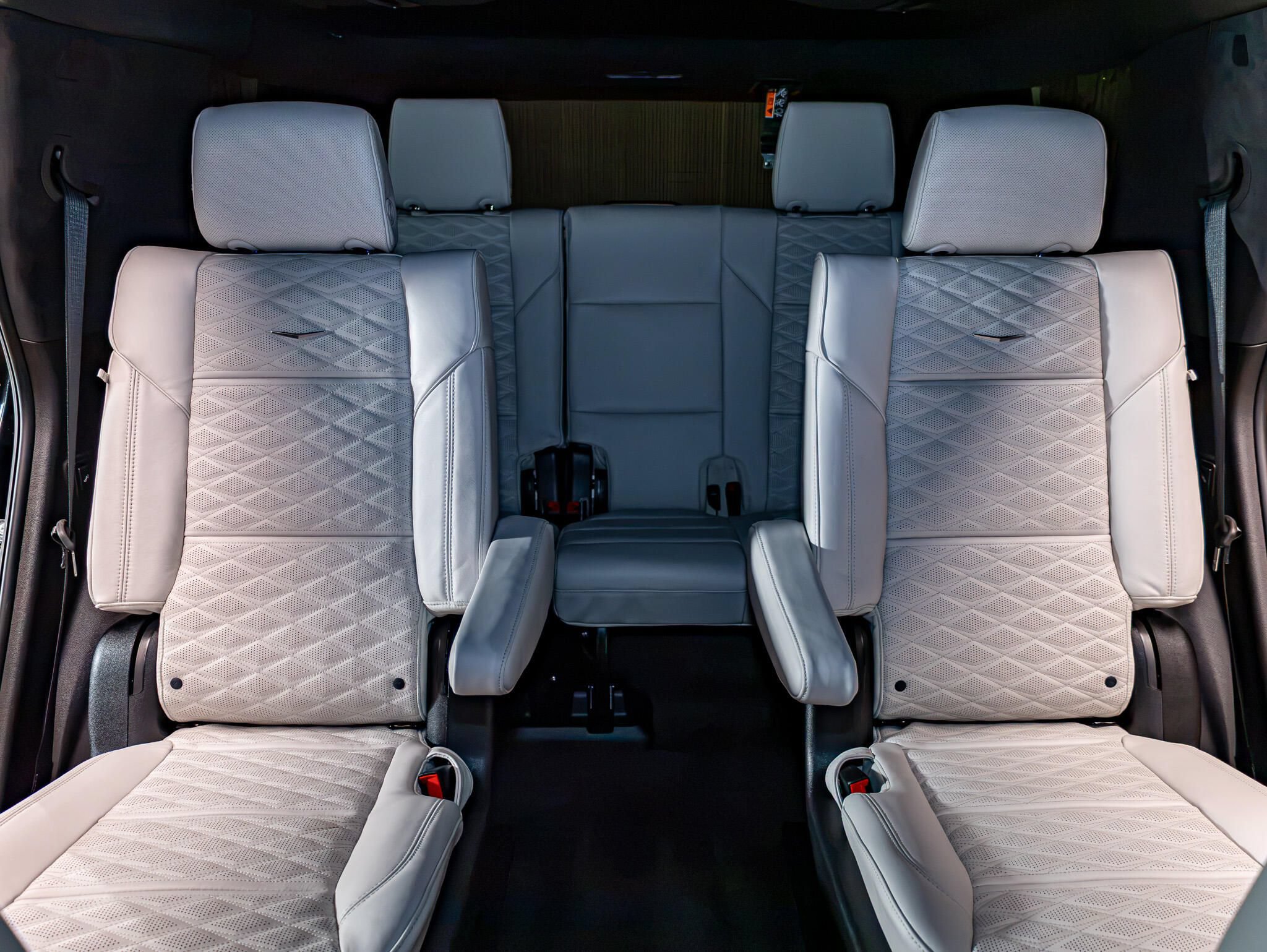 Used 2027 Cadillac Escalade Platinum Sport w/ LPO, Floor Liner Package AWD/4WD image 25