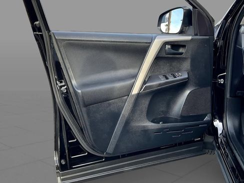 Used 2017 Toyota RAV4 LE image 20