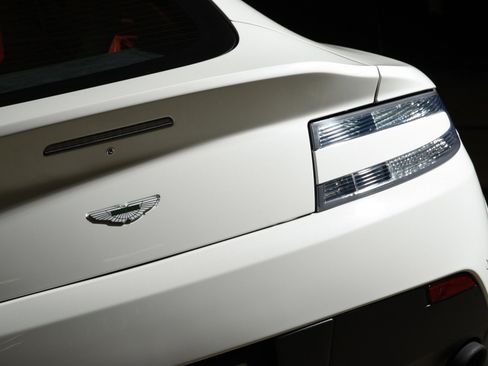 Used 2013 Aston Martin V8 Vantage Coupe image 40