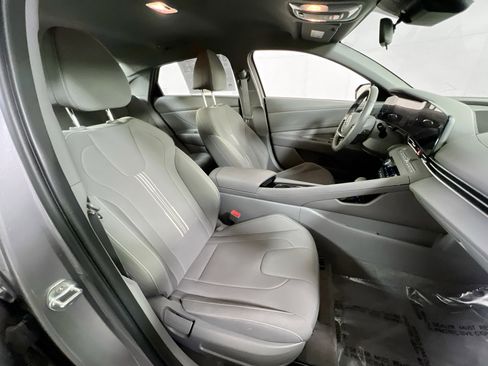 Used 2023 Hyundai Elantra SEL w/ Convenience Package FWD image 27