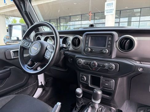 Used 2018 Jeep Wrangler Unlimited Sport AWD/4WD image 8