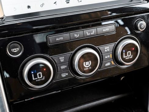 Used 2020 Land Rover Discovery HSE Luxury image 24