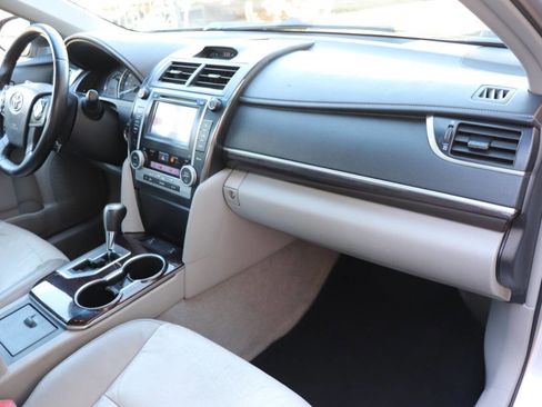 Used 2012 Toyota Camry XLE FWD image 35