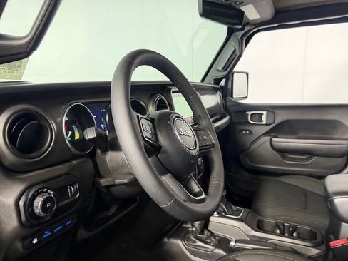 Used 2023 Jeep Wrangler Unlimited w/ 8.4" Radio Group AWD/4WD image 21