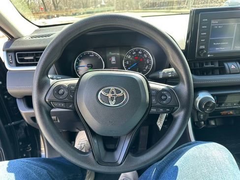 Used 2022 Toyota RAV4 LE AWD/4WD image 36