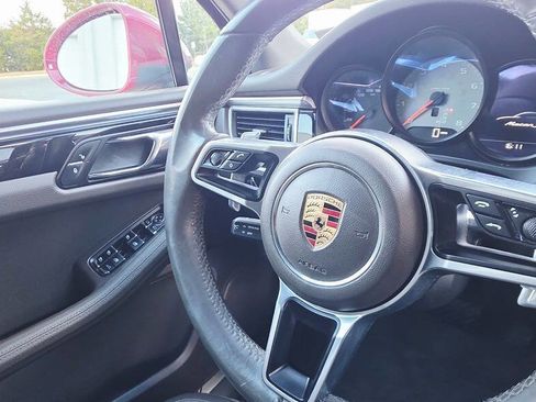 Used 2016 Porsche Macan S image 27