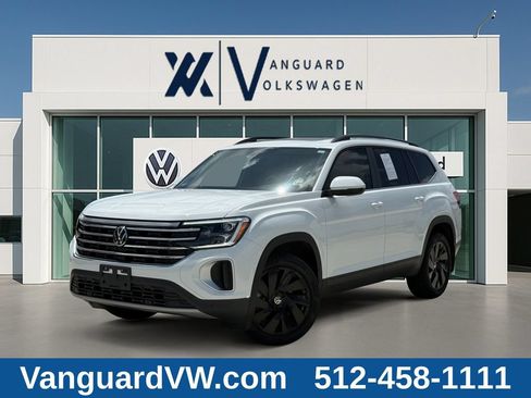 Used 2025 Volkswagen Atlas SE w/ Panoramic Sunroof Package FWD image 1
