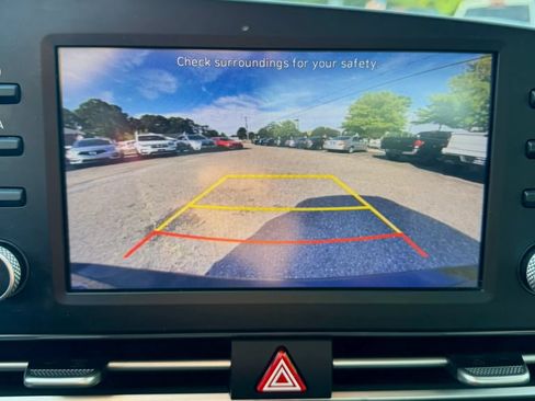 Used 2023 Hyundai Elantra SEL FWD image 15