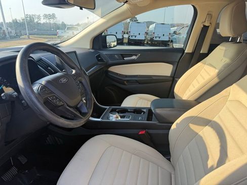 Used 2024 Ford Edge SE image 9