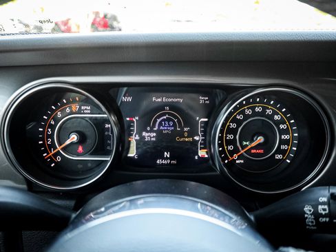 Used 2022 Jeep Wrangler Unlimited Sahara image 21