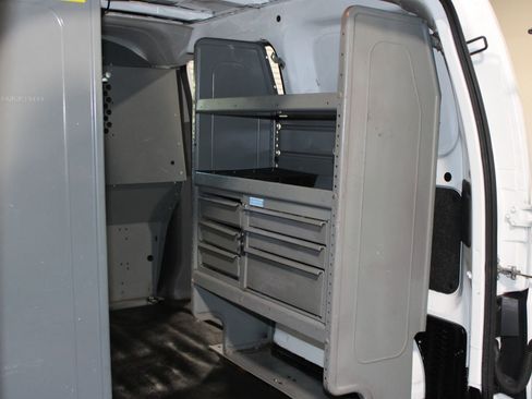 Used 2015 Nissan NV200 SV image 24