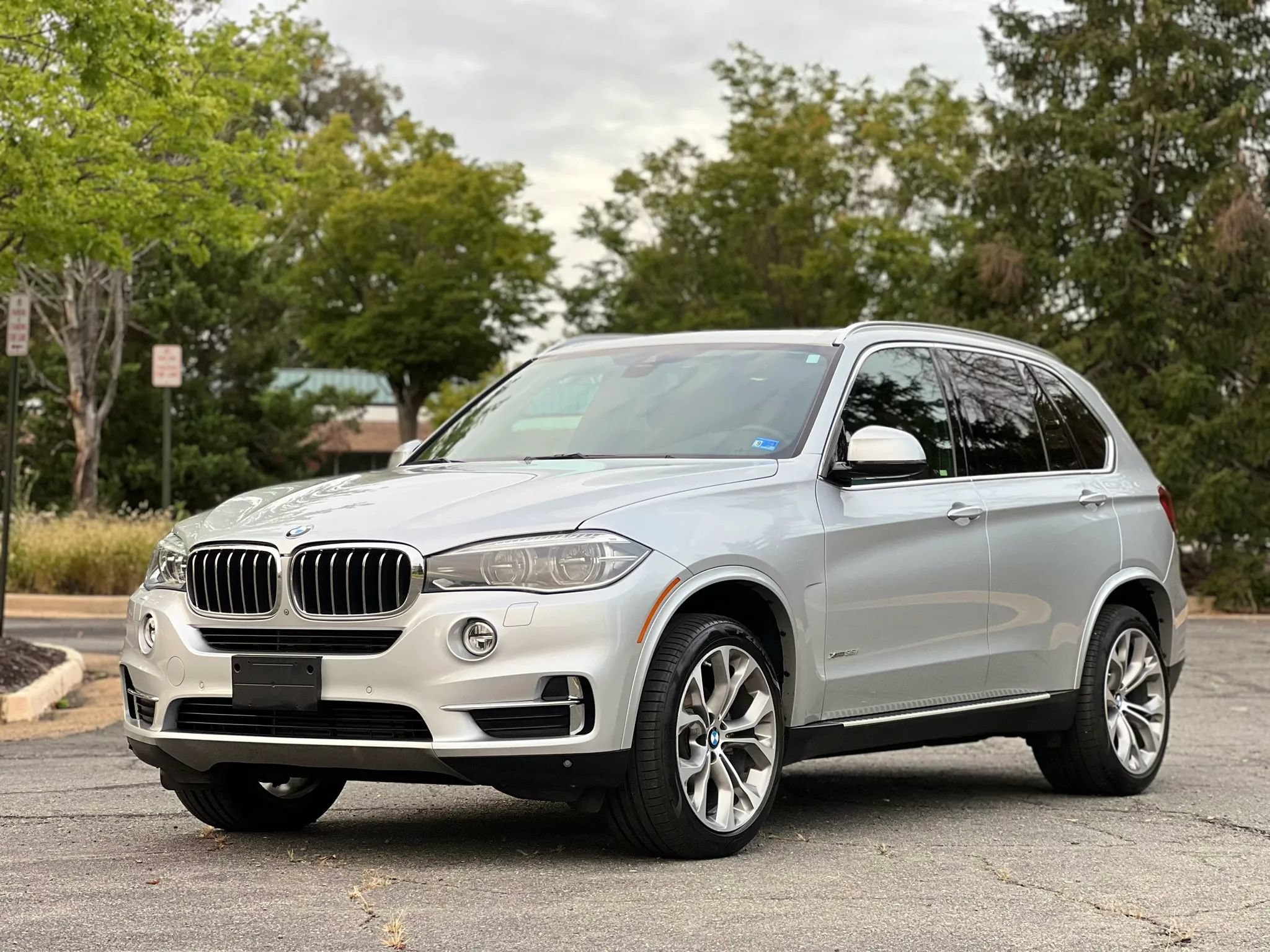 Used 2017 BMW X5 xDrive35i AWD/4WD image 1