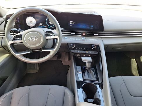 Certified 2023 Hyundai Elantra SEL w/ Convenience Package FWD image 13