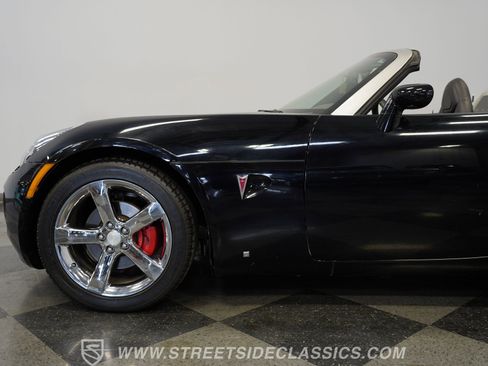 Used 2007 Pontiac Solstice GXP w/ Premium Package RWD image 24