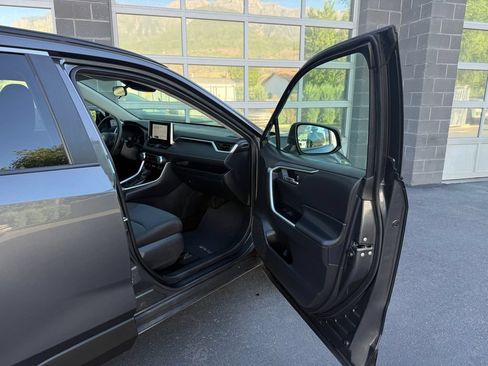 Used 2024 Toyota RAV4 XLE AWD/4WD image 43