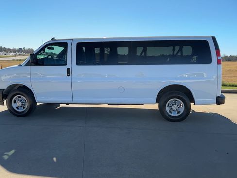 Used 2023 Chevrolet Express 3500 LS image 5