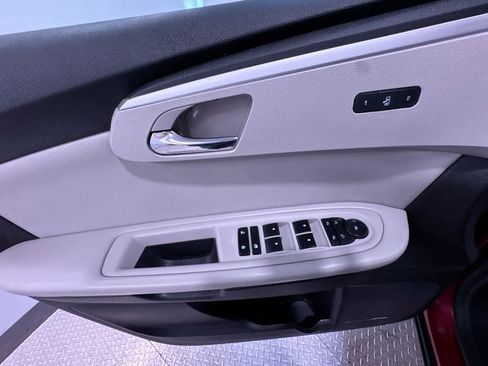 Used 2012 Chevrolet Traverse LTZ image 12