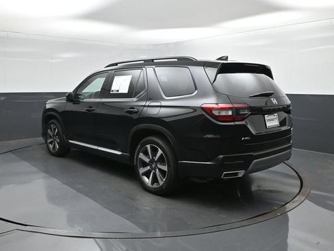 Used 2025 Honda Pilot Elite image 5