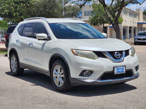 Used 2015 Nissan Rogue SV w/ SV Premium Package FWD image 3