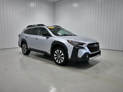 Used 2023 Subaru Outback Limited AWD/4WD image 3