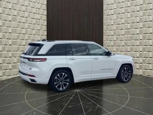 Certified 2023 Jeep Grand Cherokee Overland w/ Adv Protech Group III AWD/4WD image 14