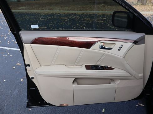 Used 2009 Toyota Avalon Limited image 23